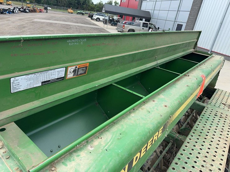 john-deere-750-image-29