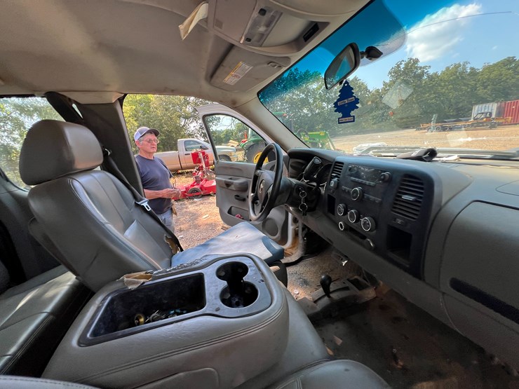 2009-chevrolet-2500-image-25