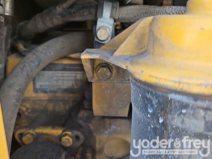 2016-deere-450j-image-26