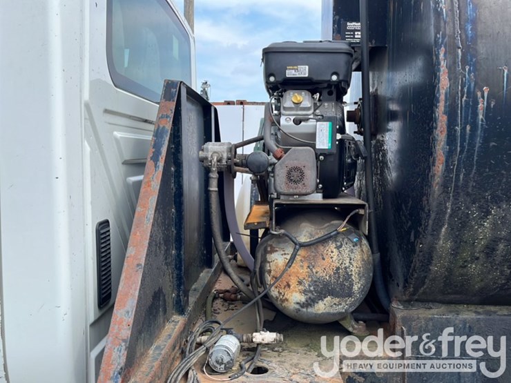 2006-international-durastar-4300-image-19