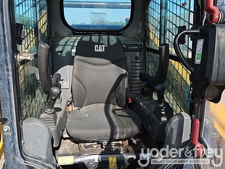 2023-caterpillar-259d3-image-23