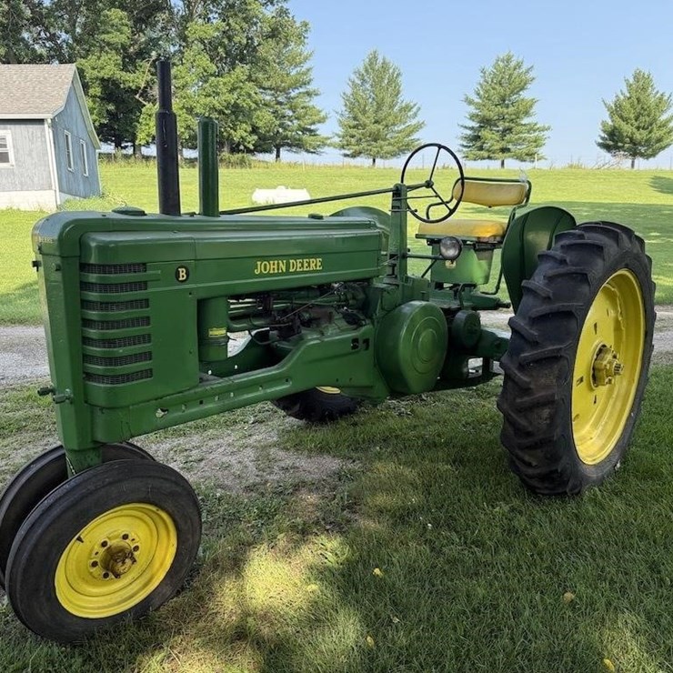JOHN DEERE B