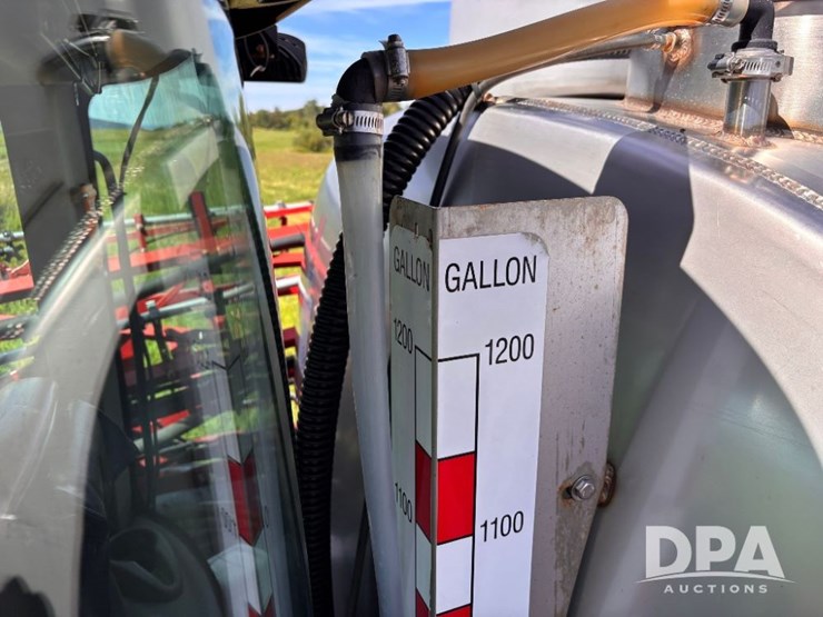 2019-case-ih-patriot-4440-image-104