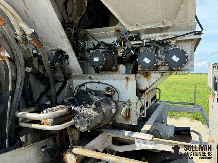 2022-john-deere-800r-image-16