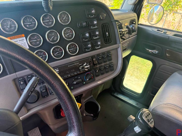 2016-peterbilt-367-image-6