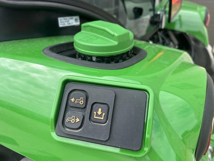 2024-john-deere-4066r-image-11