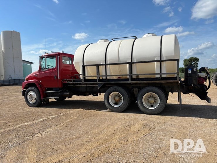 1995-freightliner-fl80-image-7