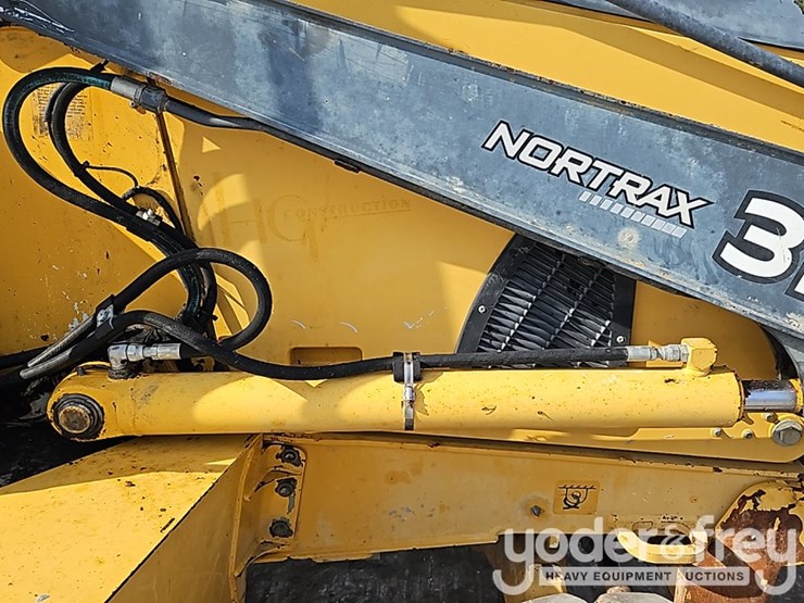 2011-deere-310j-image-9
