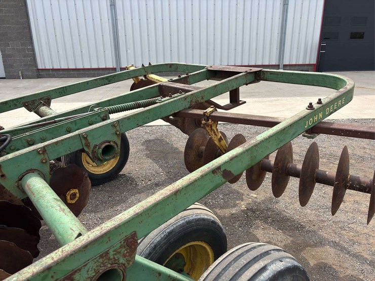 john-deere-110-image-9