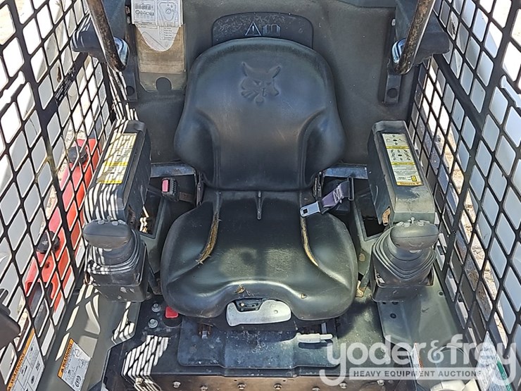 2019-bobcat-t740-image-25