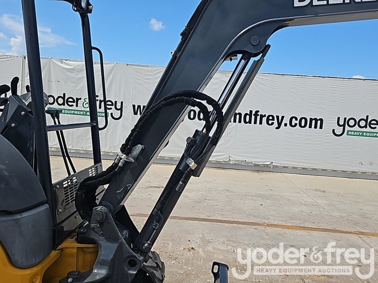 2023-deere-35g-image-15