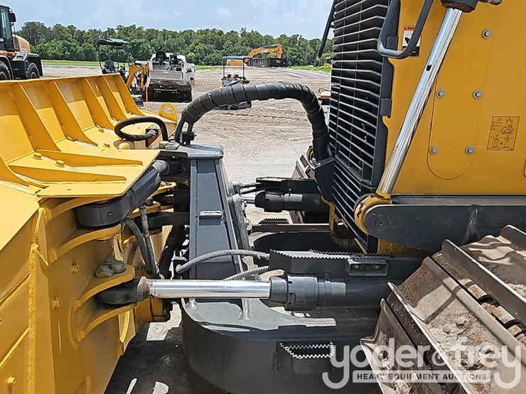 2022-deere-850l-lgp-image-18