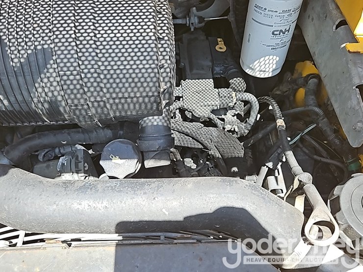2015-new-holland-l230-image-17