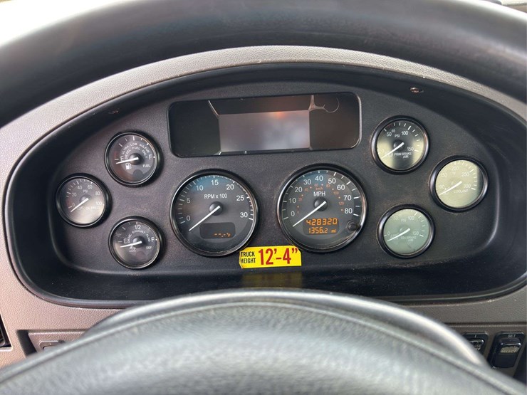 2014-peterbilt-337-image-34