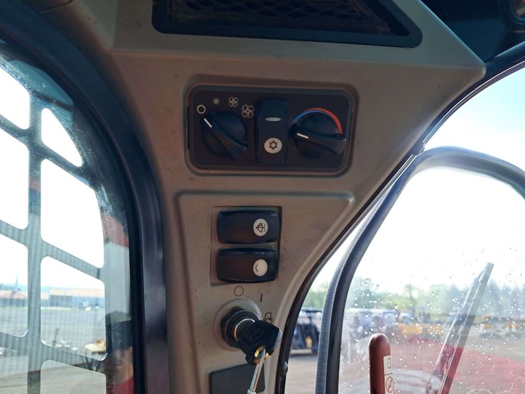 2017-caterpillar-279d-image-22
