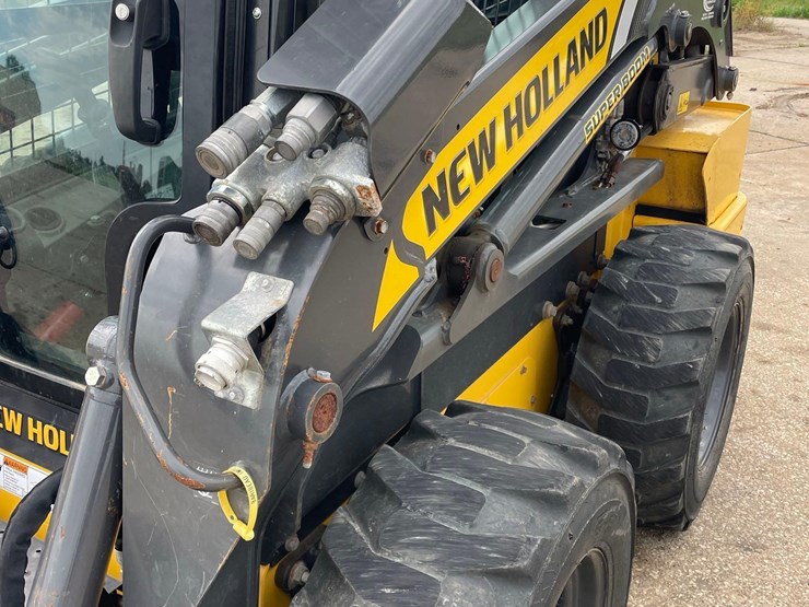 2022-new-holland-l320-image-17