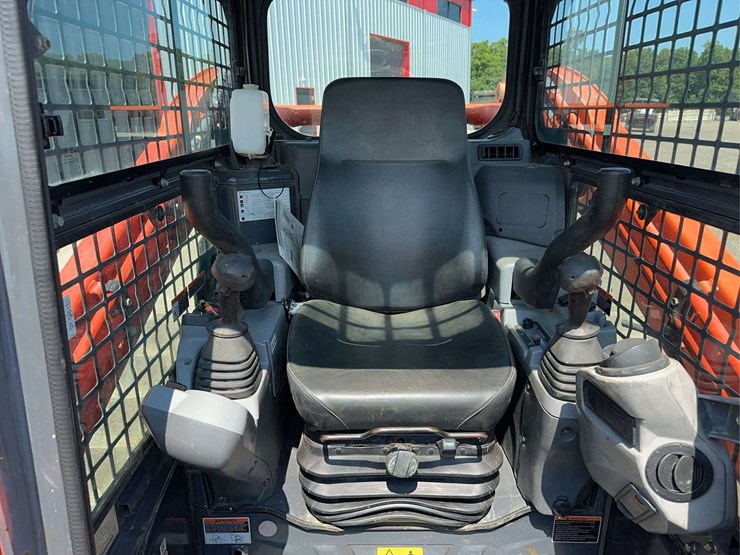 2019-kubota-svl75-2-image-29