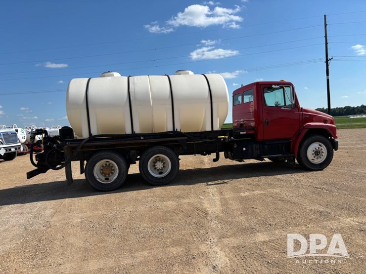 1995-freightliner-fl80-image-18