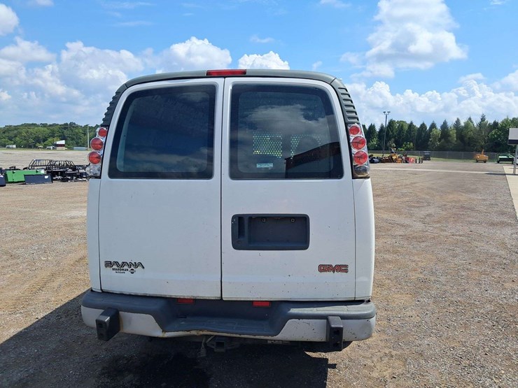 2001-gmc-savana-express-van-image-4