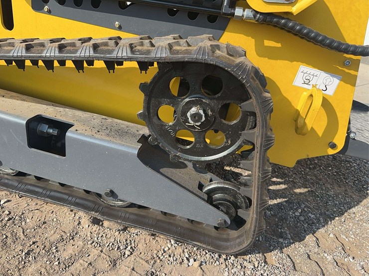 2025-land-hero-mini-stand-on-skid-loader-image-6