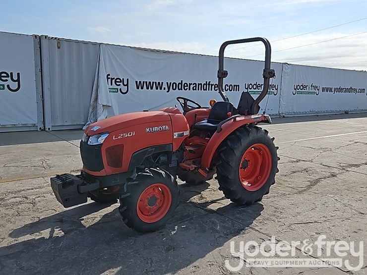 2014-kubota-l2501dt-image-1