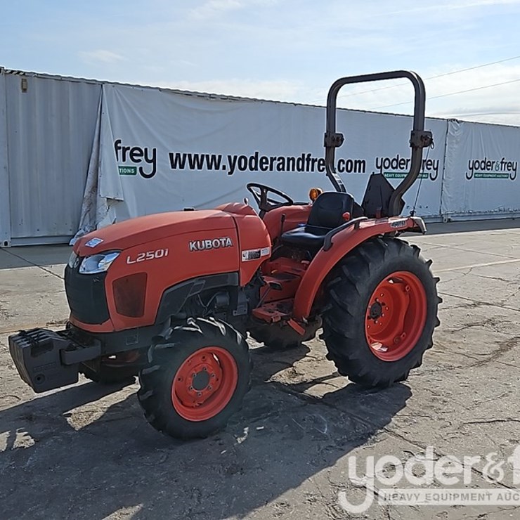 2014 KUBOTA L2501DT