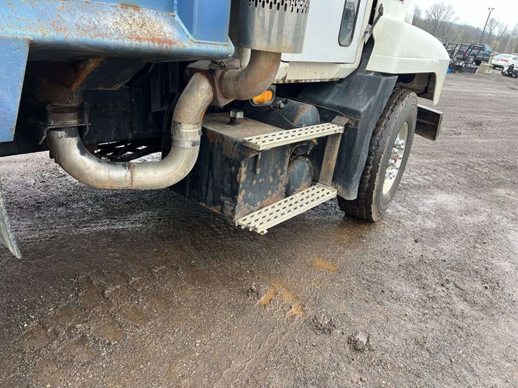 1999-mack-ch6-dump-truck-image-12