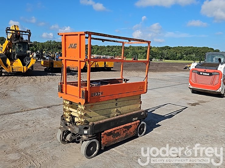 jlg-1932r-image-4
