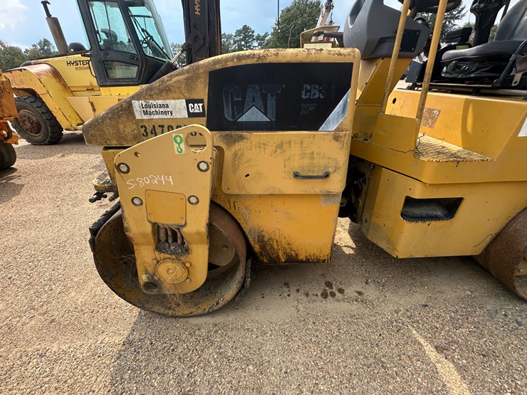 caterpillar-cb34xw-image-22