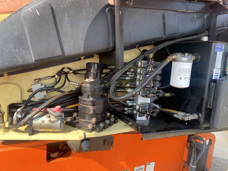 2004-jlg-600s-image-12