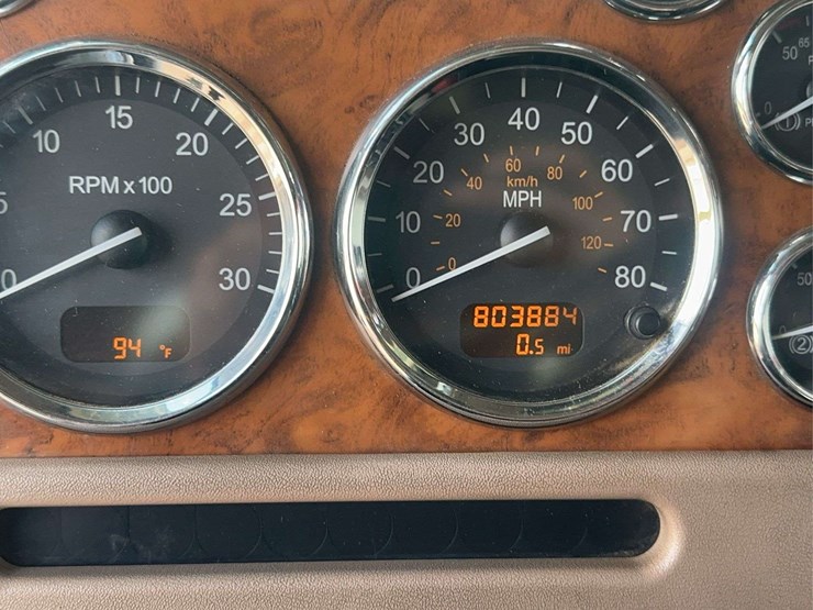 2006-peterbilt-378-image-46