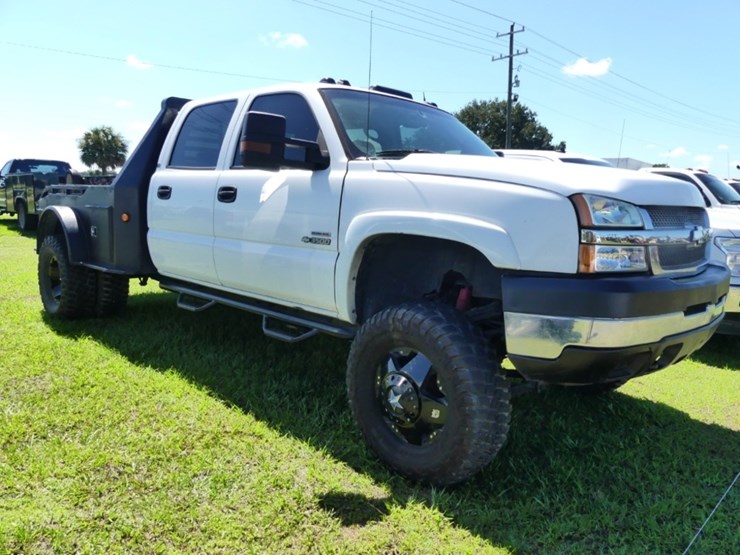 2005-chevrolet-3500-image-2