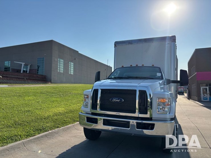 2023-ford-f650-image-17