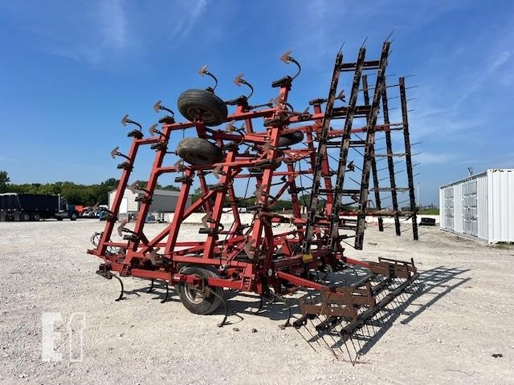 case-ih-4300-image-4