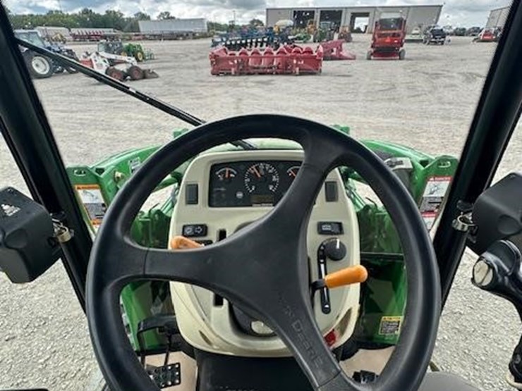 2011-john-deere-4720-image-25
