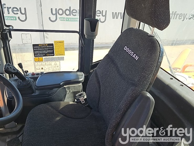 2019-doosan-dl250-5-image-26