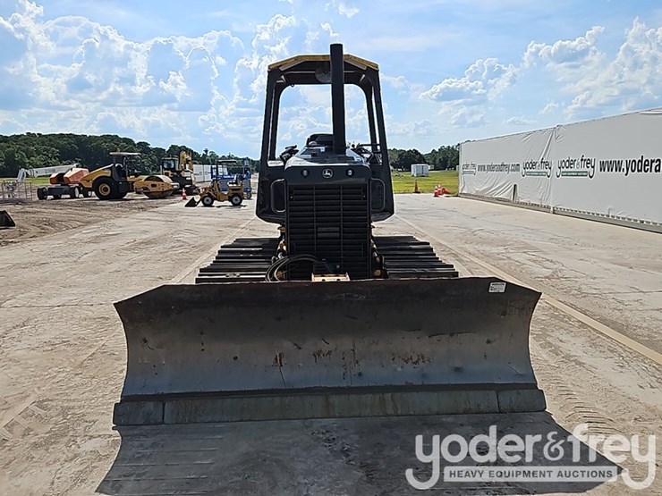 2015-deere-450j-image-16