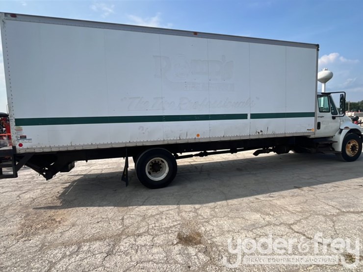 2013-international-durastar-4300-image-6