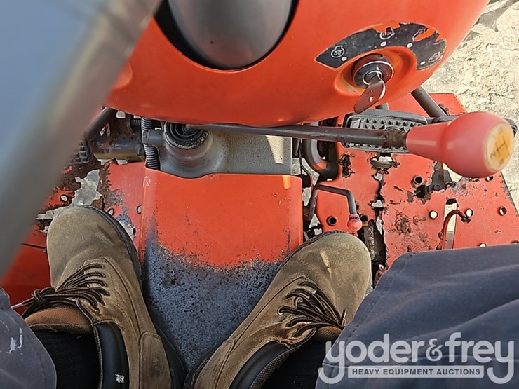 2014-kubota-l2501dt-image-22