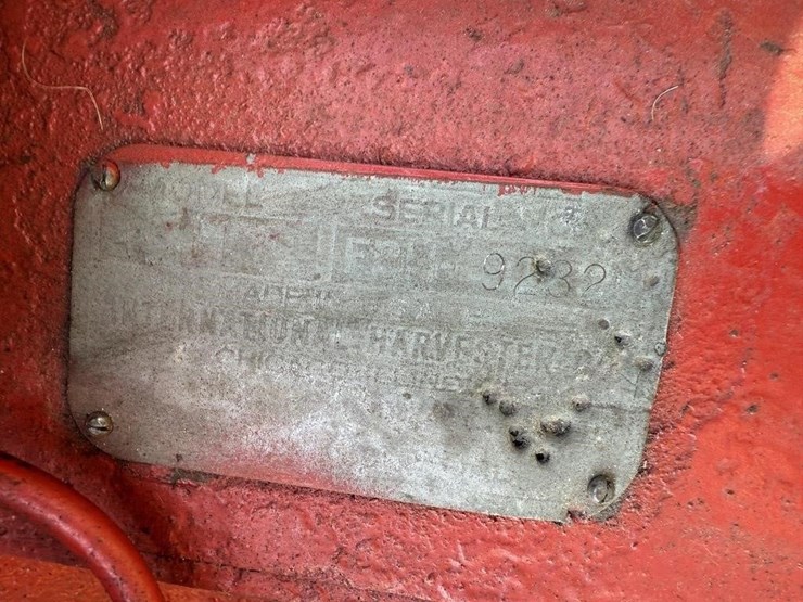 farmall-h-tractor-image-8