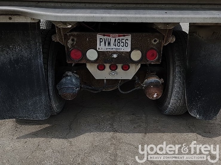 1998-ford-l9000-image-16