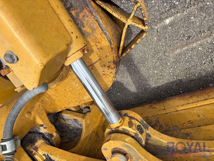 2017-caterpillar-d6t-lgp-image-6