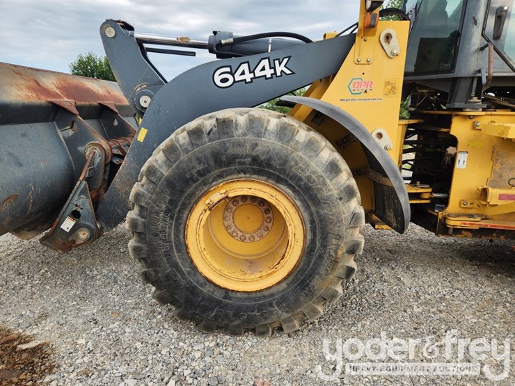2010-deere-644k-image-21