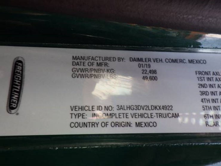 2020-freightliner-114sd-image-19