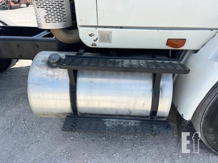 2007-international-transtar-8600-image-21