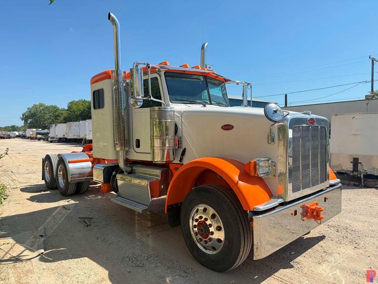 2013-peterbilt-367-image-2
