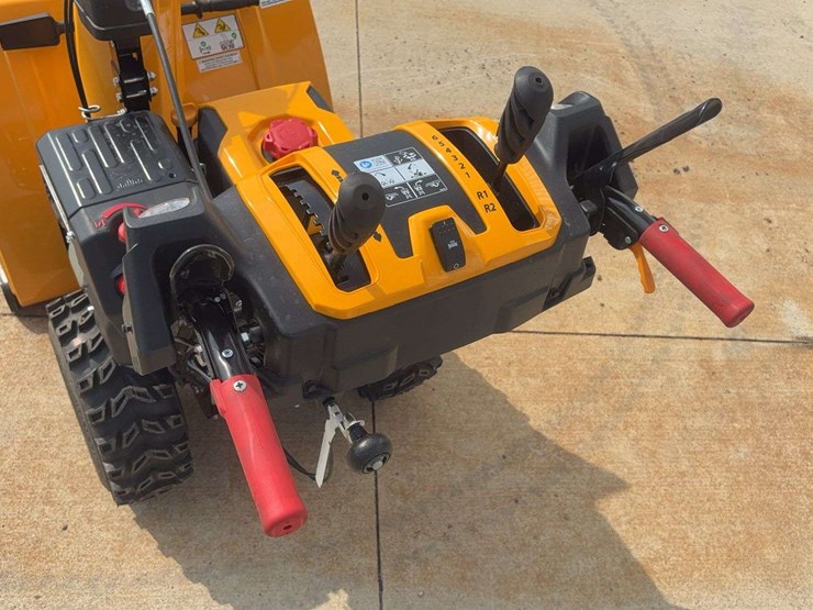 2023-cub-cadet-3x30-hd-snowblower-image-10