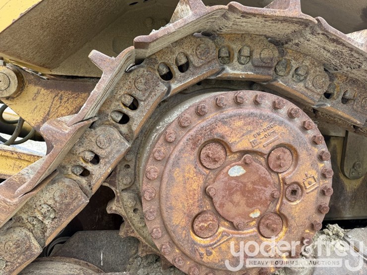 2005-caterpillar-d8t-image-31