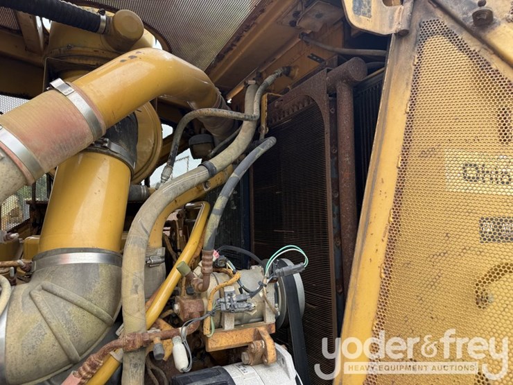 2005-caterpillar-d8t-image-39