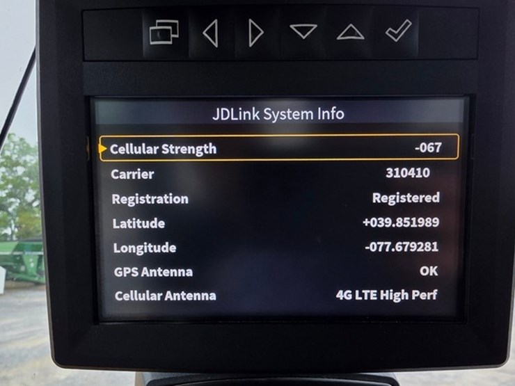 2021-deere-524l-image-80